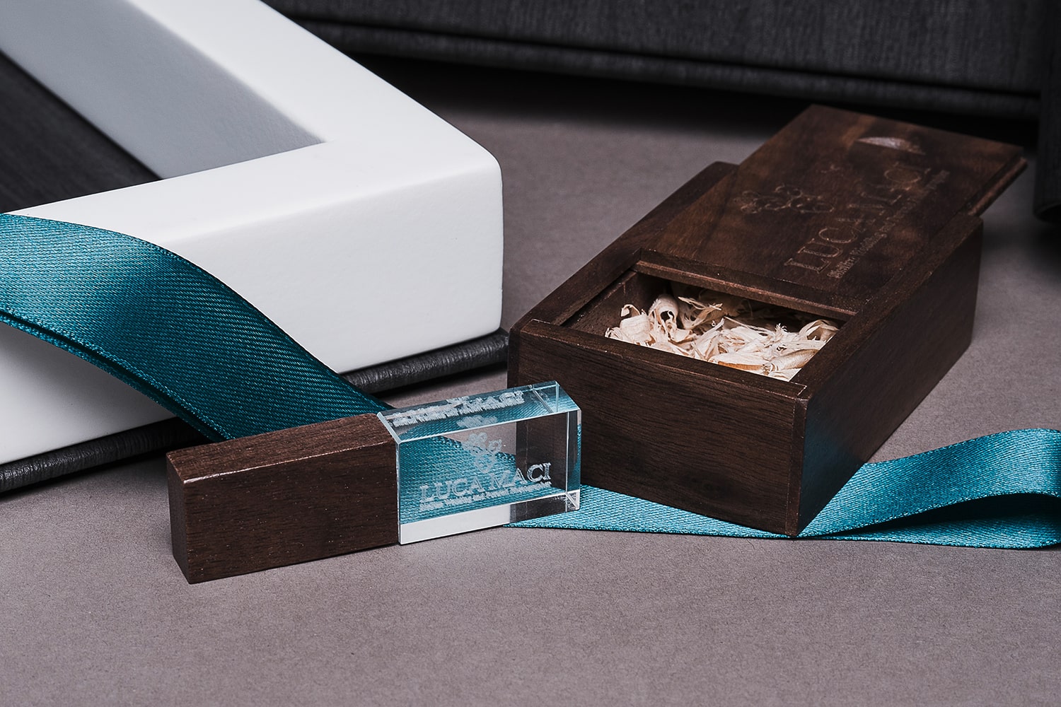 6 – Album Minimal Laccato Chiavetta USB Sposi